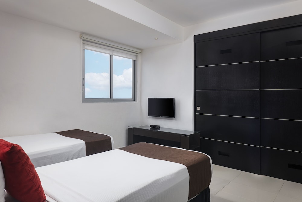 Suites Malecon Cancun 13/70