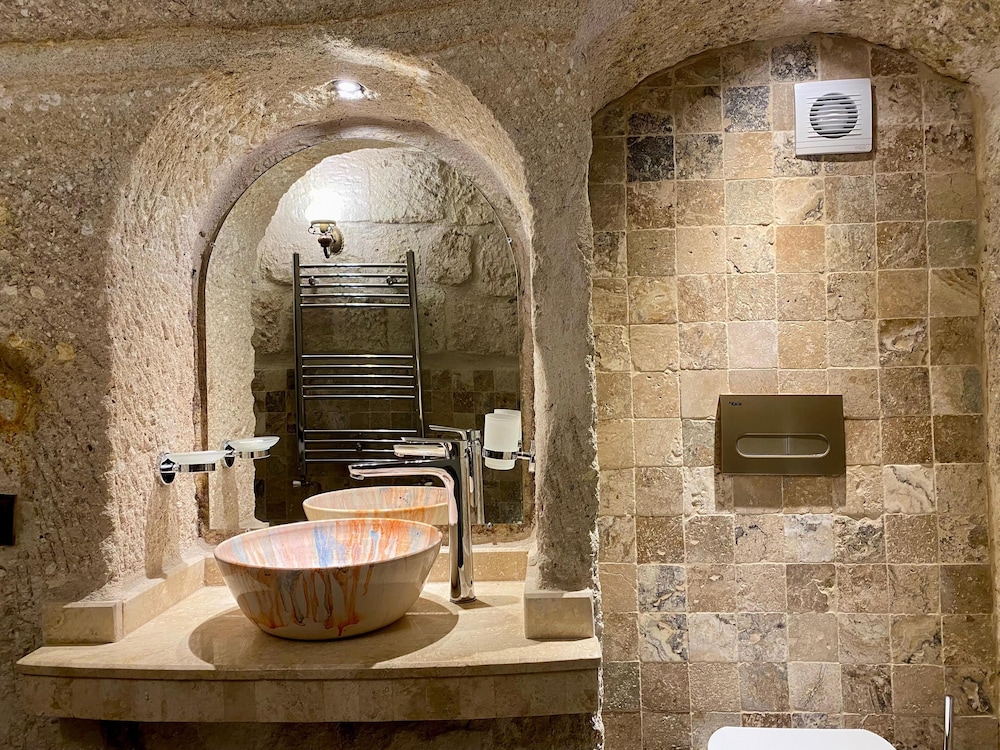 Aren Cave Hotel 25/50