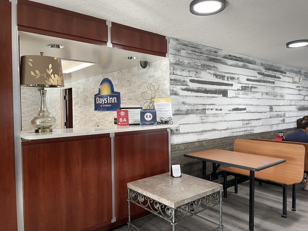 Days Inn by Wyndham Port Charlotte/Punta Gorda 11/50