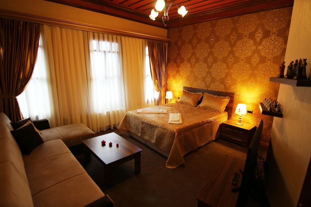 The Pashas House 32/44