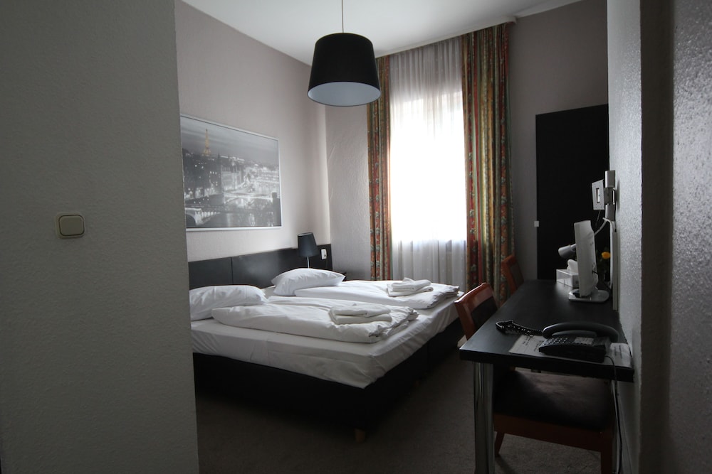 Hotel Carlton 20/50