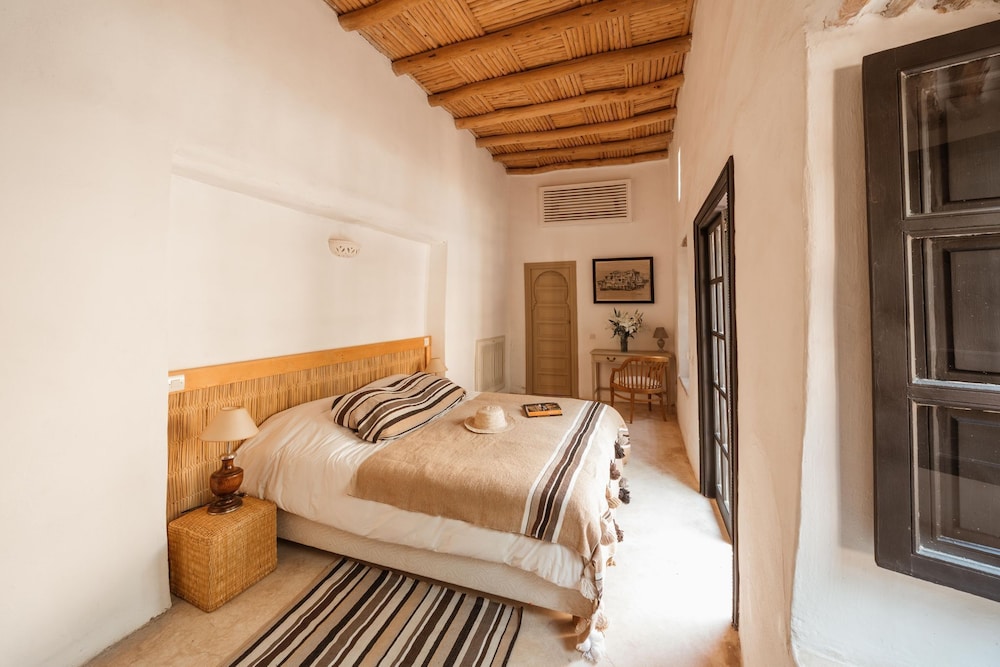 Traditional, Villa, 1 Single and 6 Queen Beds, Courtyard View, Private Bathroom