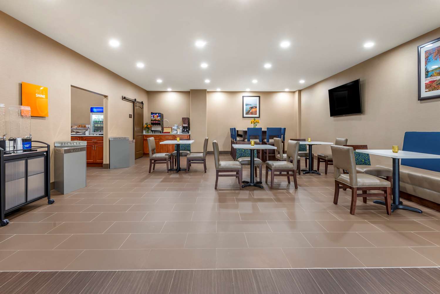 Comfort Inn Brewster 17/23
