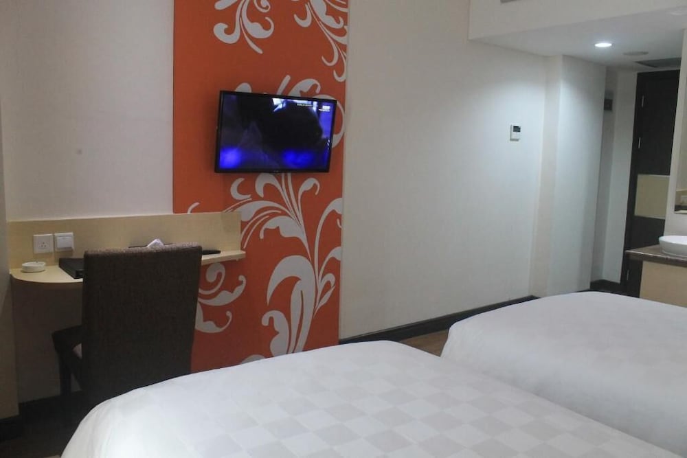 Dalton Hotel 33/58