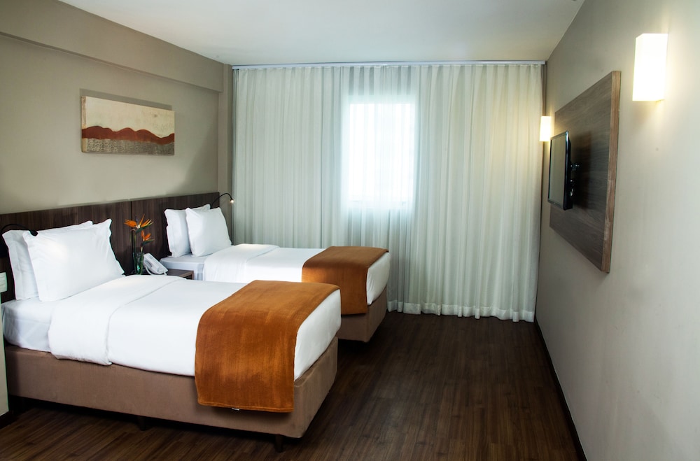 Bh Raja Hotel 6/46