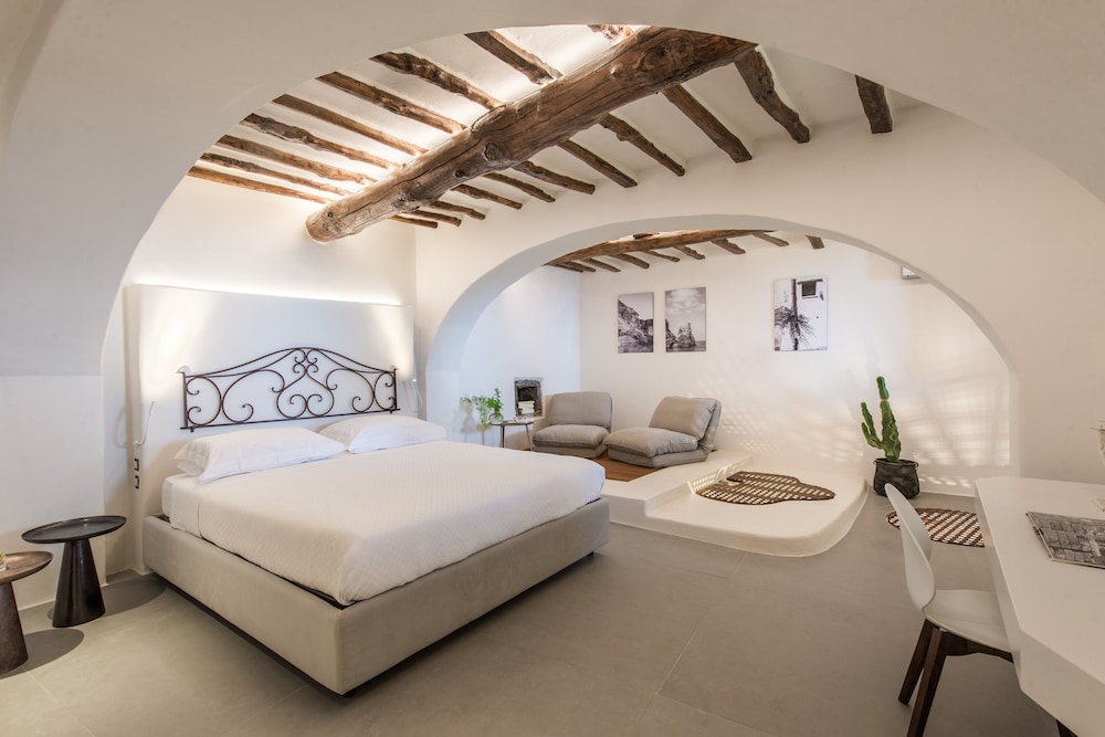 Hotel Ravesi 28/73
