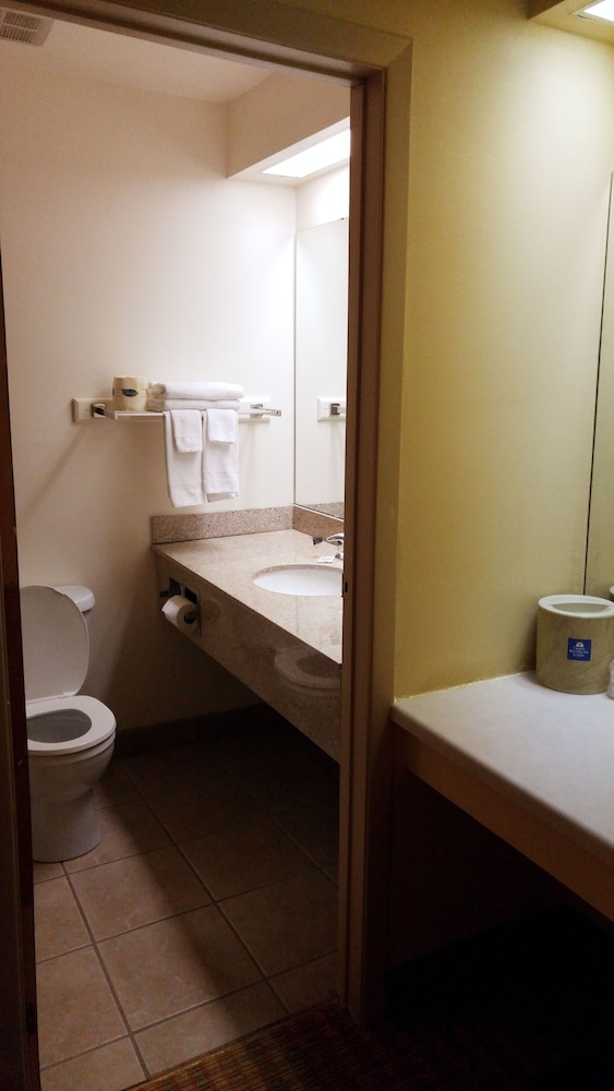 Best Value Inn & Suites Parry Sound 16/17