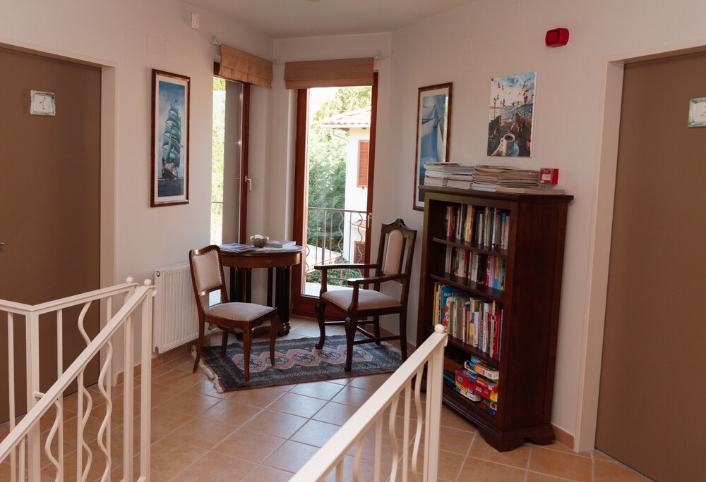 Hullam Villa 33/47