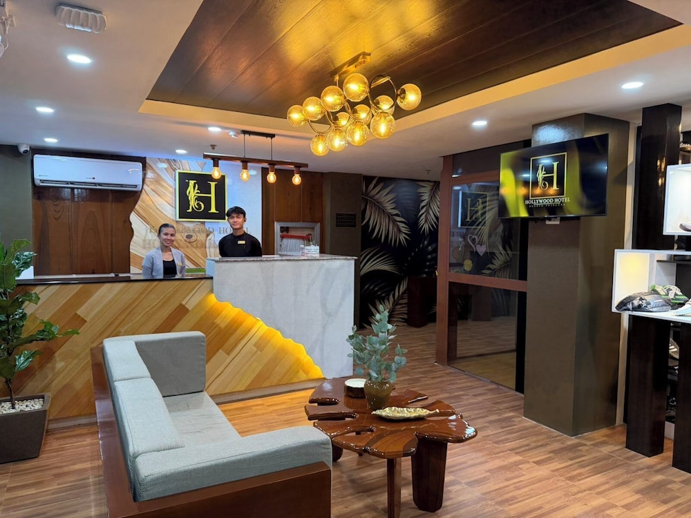 Hollywood Hotel Puerto Princesa 8/66