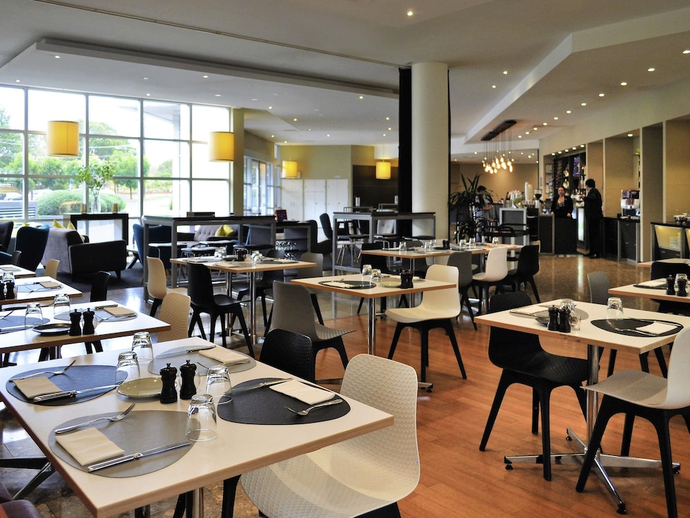IBIS MELBOURNE GLEN WAVERLEY 53/76