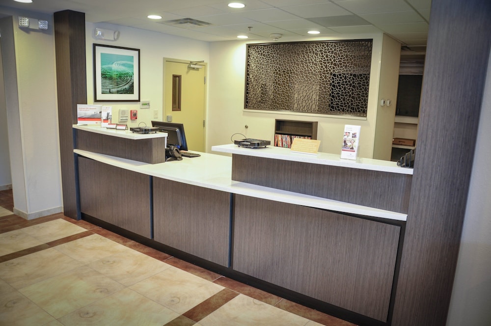 Candlewood Suites Columbus-Northeast 6/25