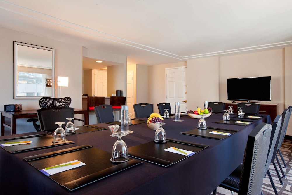 Hilton Garden Inn Chicago Downtown/Magnificent Mile 57/70