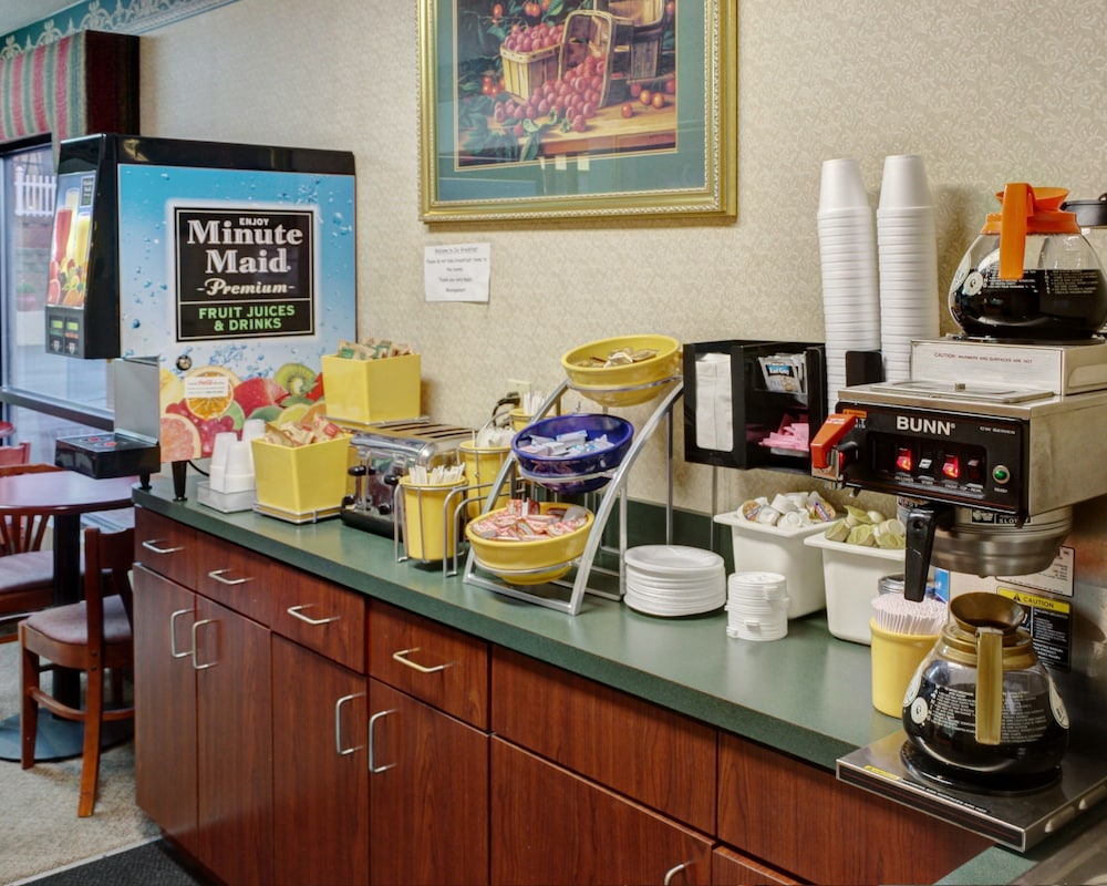 Econo Lodge Rocky Top, TN 18/27
