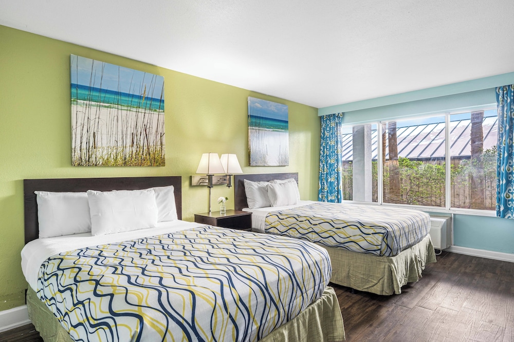 STANDARD, 2 DOUBLE BEDS, POOL VIEW, ACCESSIBLE