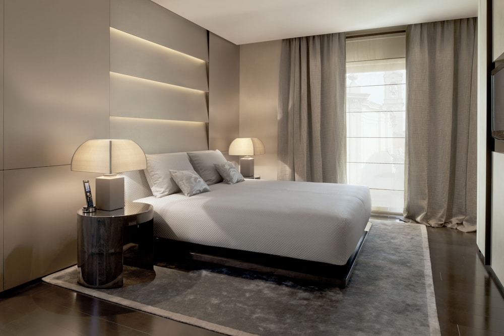 EXECUTIVE, SUITE, MULTIPLE BEDS