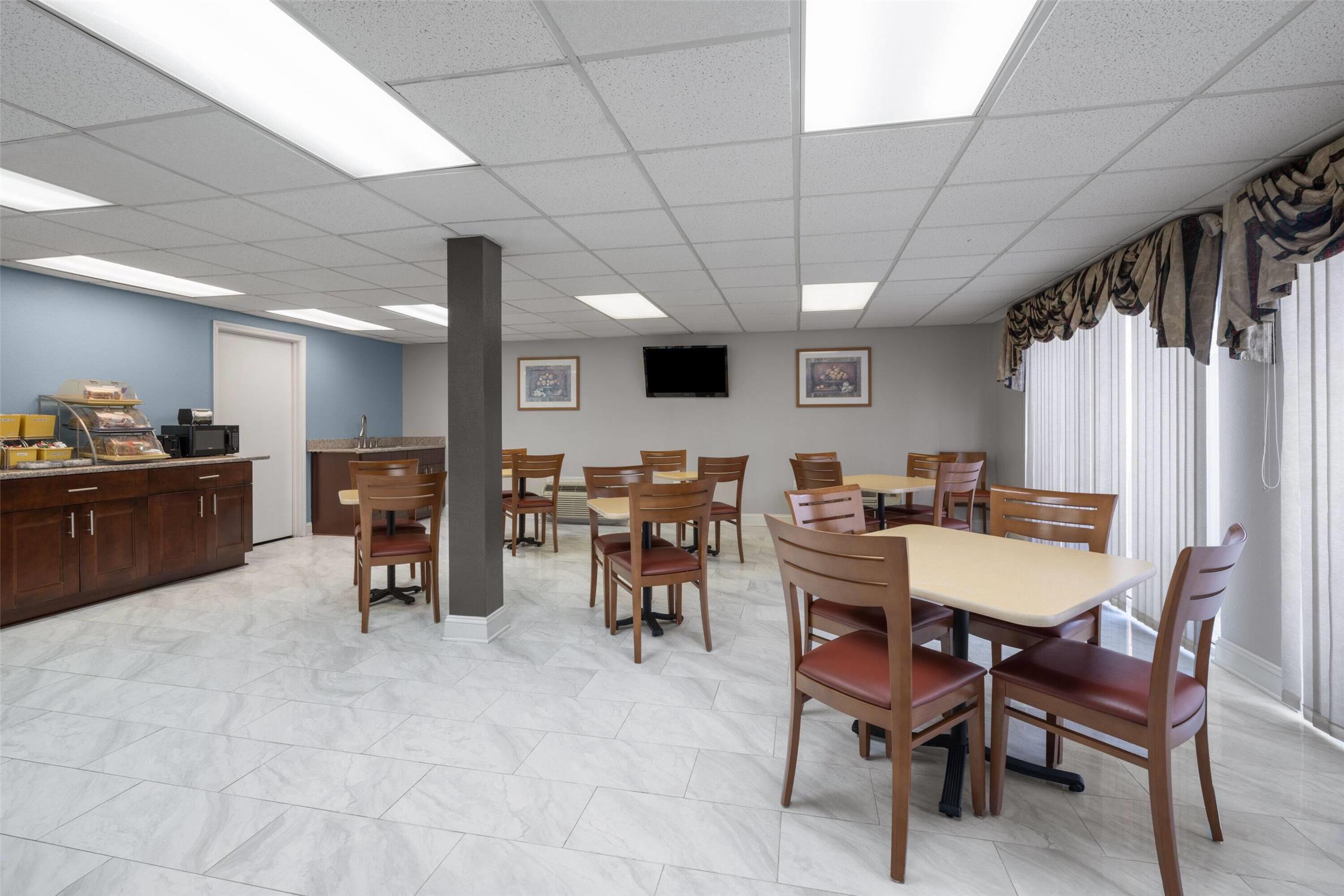 Days Inn by Wyndham Alma 32/41