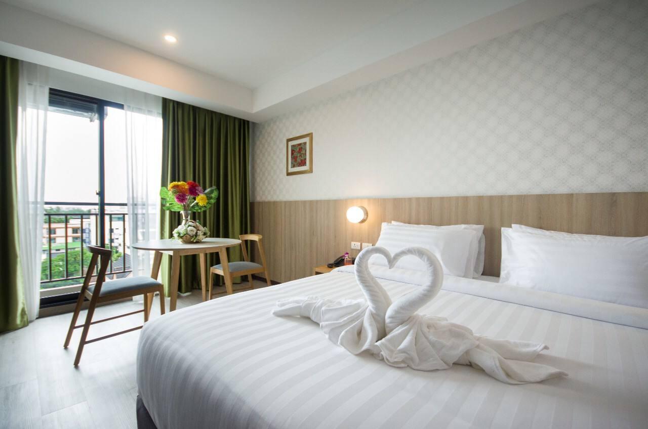 SUPERIOR, KING BED
