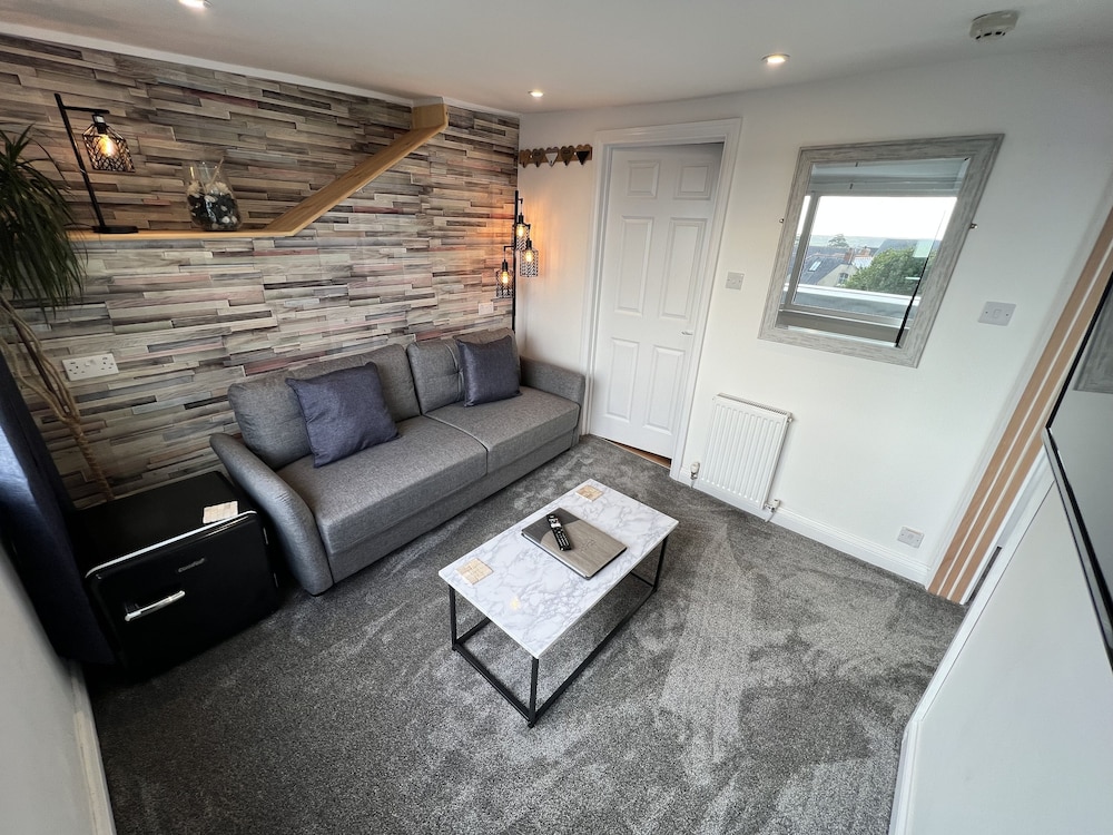 Coach Guest House 23/42