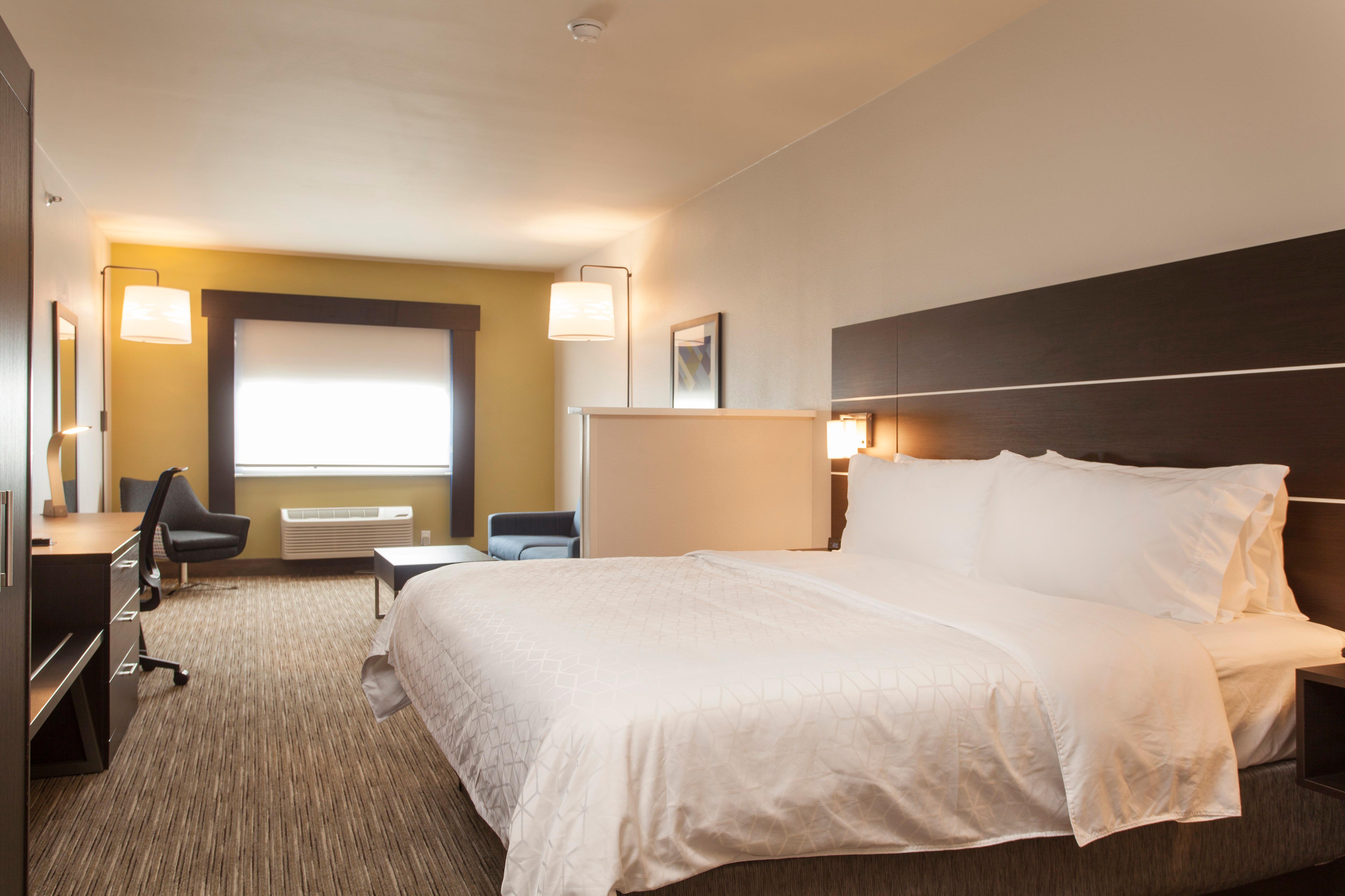 STANDARD, KING BED, ACCESSIBLE
