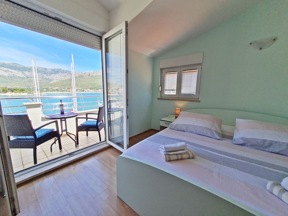 APARTMENTS ROOMS PORAT 10/47