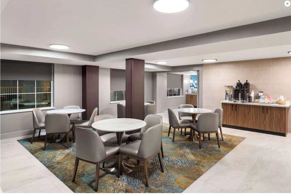 Hawthorn Extended Stay by Wyndham Knoxville 41/46