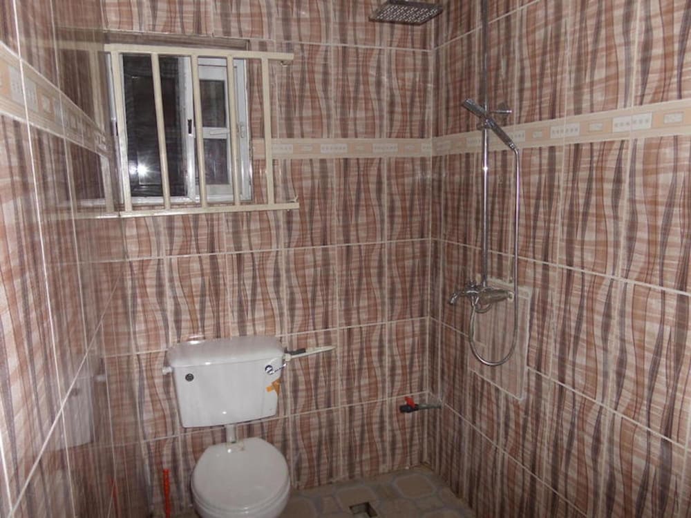 De Zone Hotel Ltd 24/26