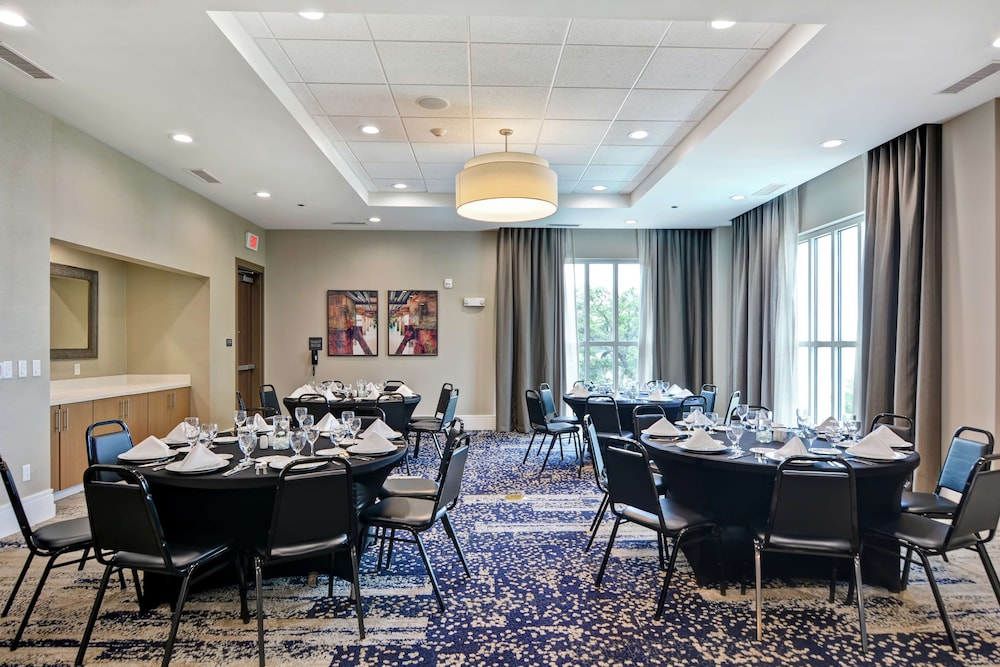 Hilton Garden Inn Biloxi 39/43