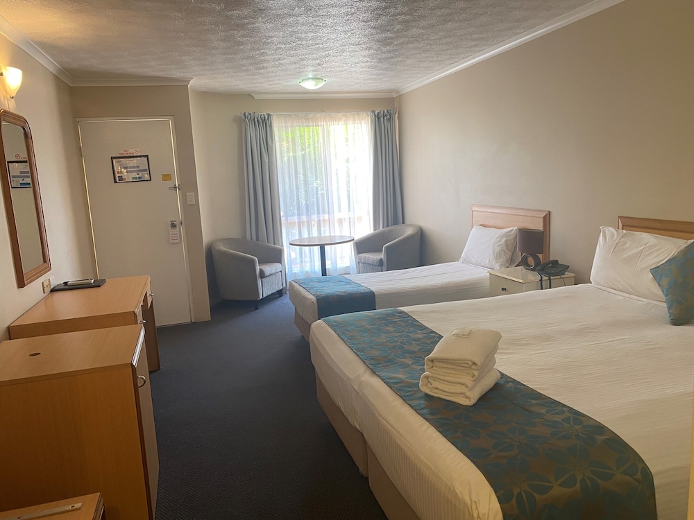 Harbour Sails Motor Inn 8/23
