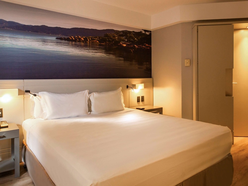 Standard Room With 1 King Size Bed