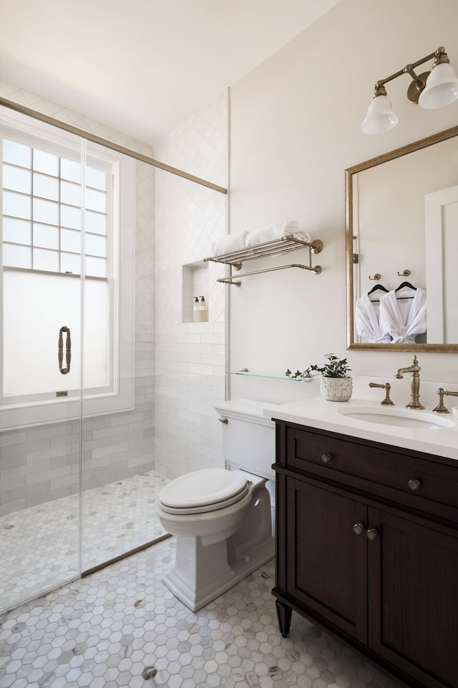 86 State Circle - Luxury Boutique Hotel 25/28