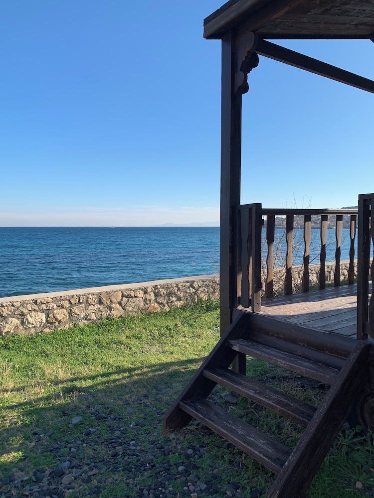 Lipsos Hotel 30/41