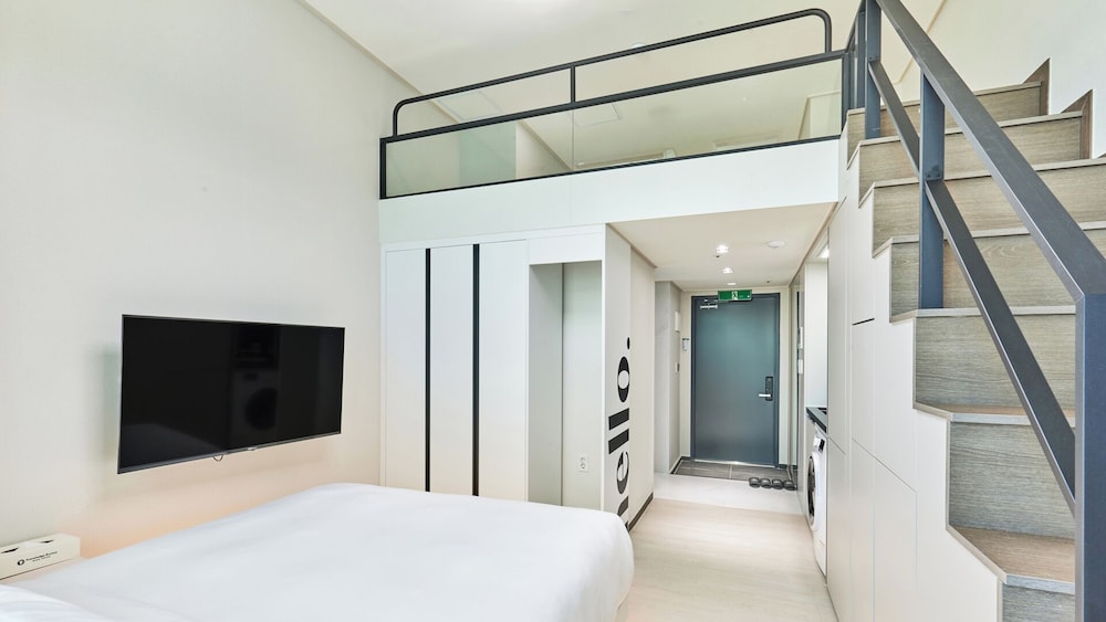 Travelodge Suites Busan Centum 35/68