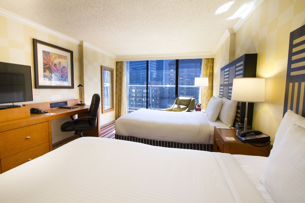 Pinnacle Vancouver Harbourfront (Ex Renaissance) 20/57