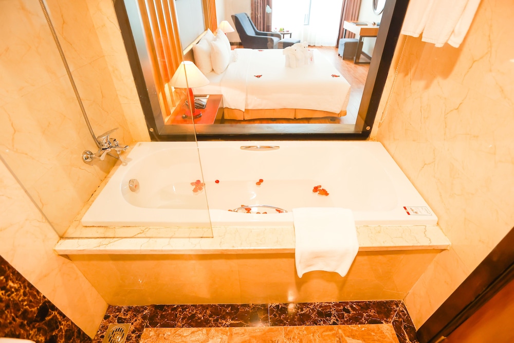 Muong Thanh Luxury Nhat Le Hotel 62/62