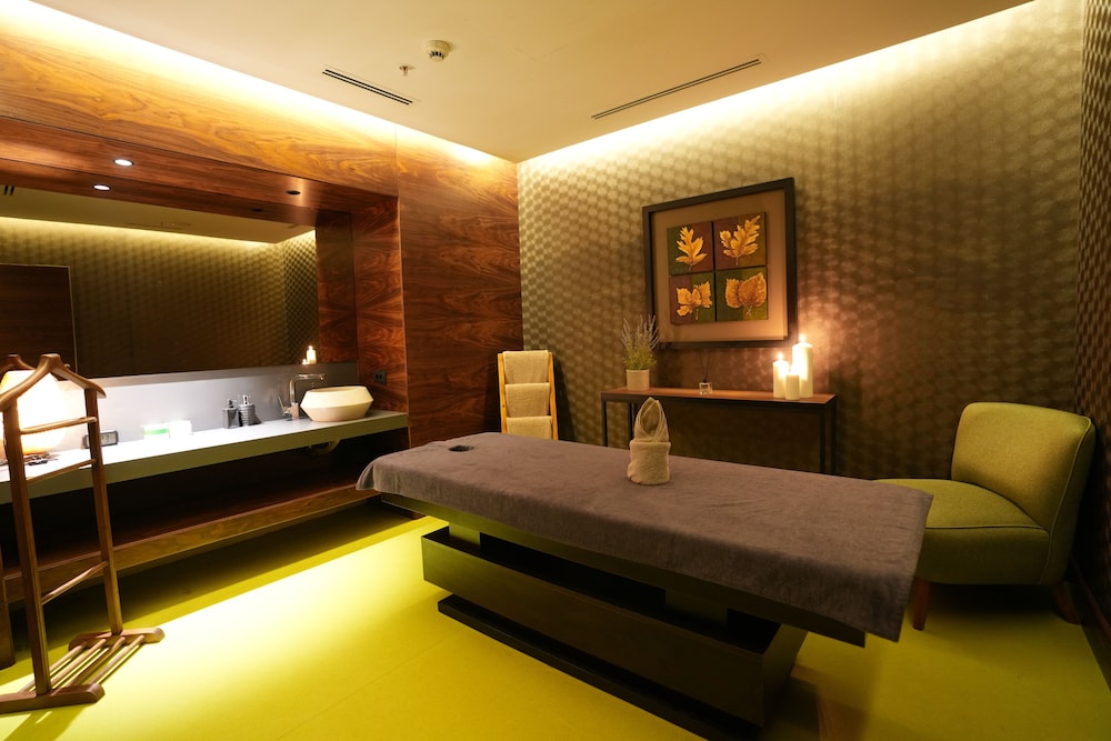Bof Hotels Business 25/50