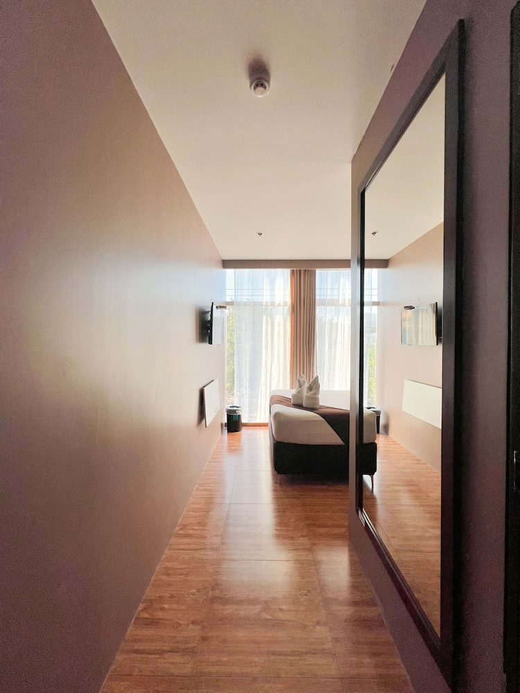 Cebu Capitol Central Hotel and Suites powered by Cocotel 39/55