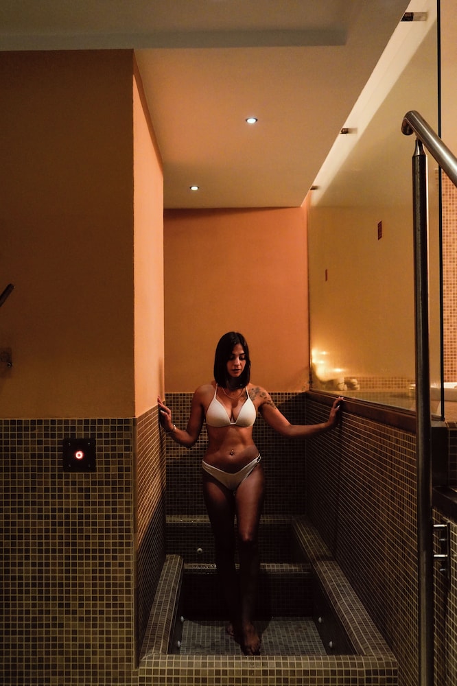 swimming pool spa