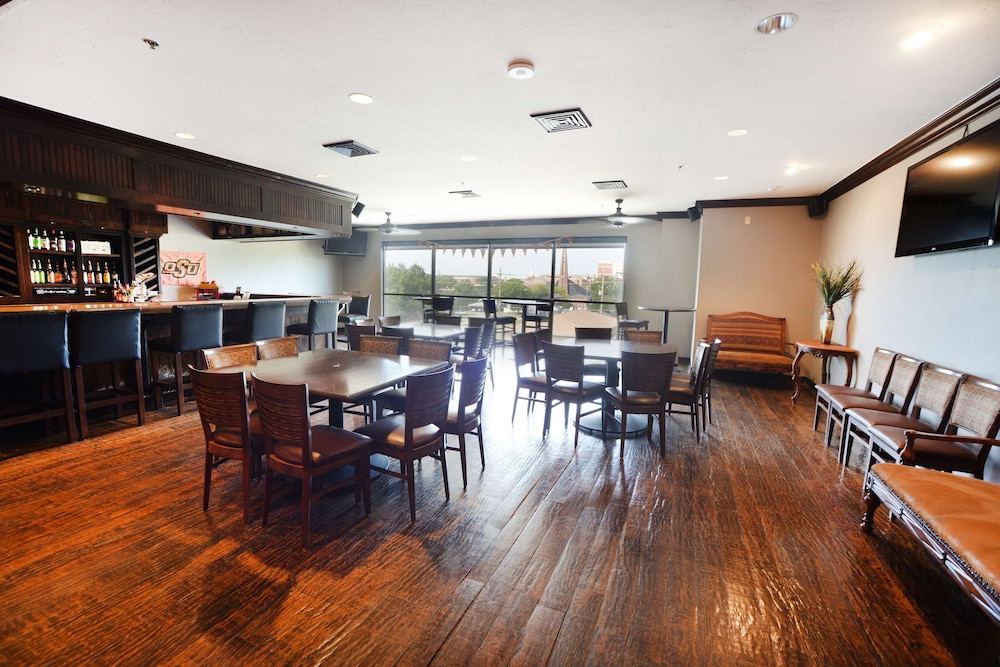 Best Western Plus Cimarron Hotel & Suites 34/41