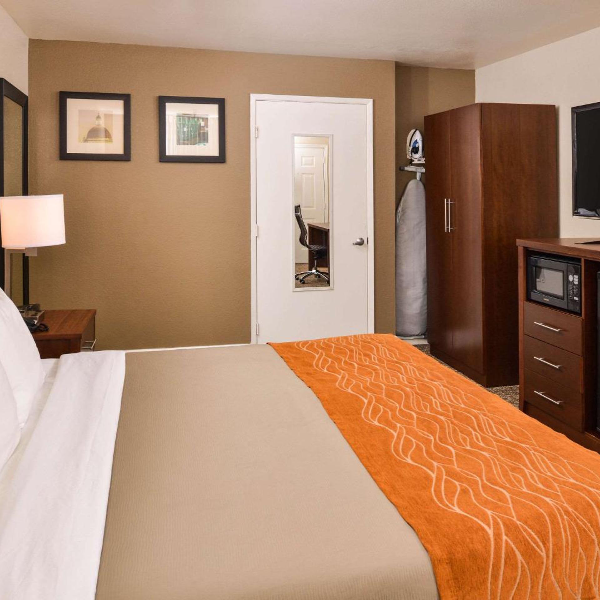 غرفة بسرير كينج لذوي الإعاقة، Rancho Cordova Inn 2/6