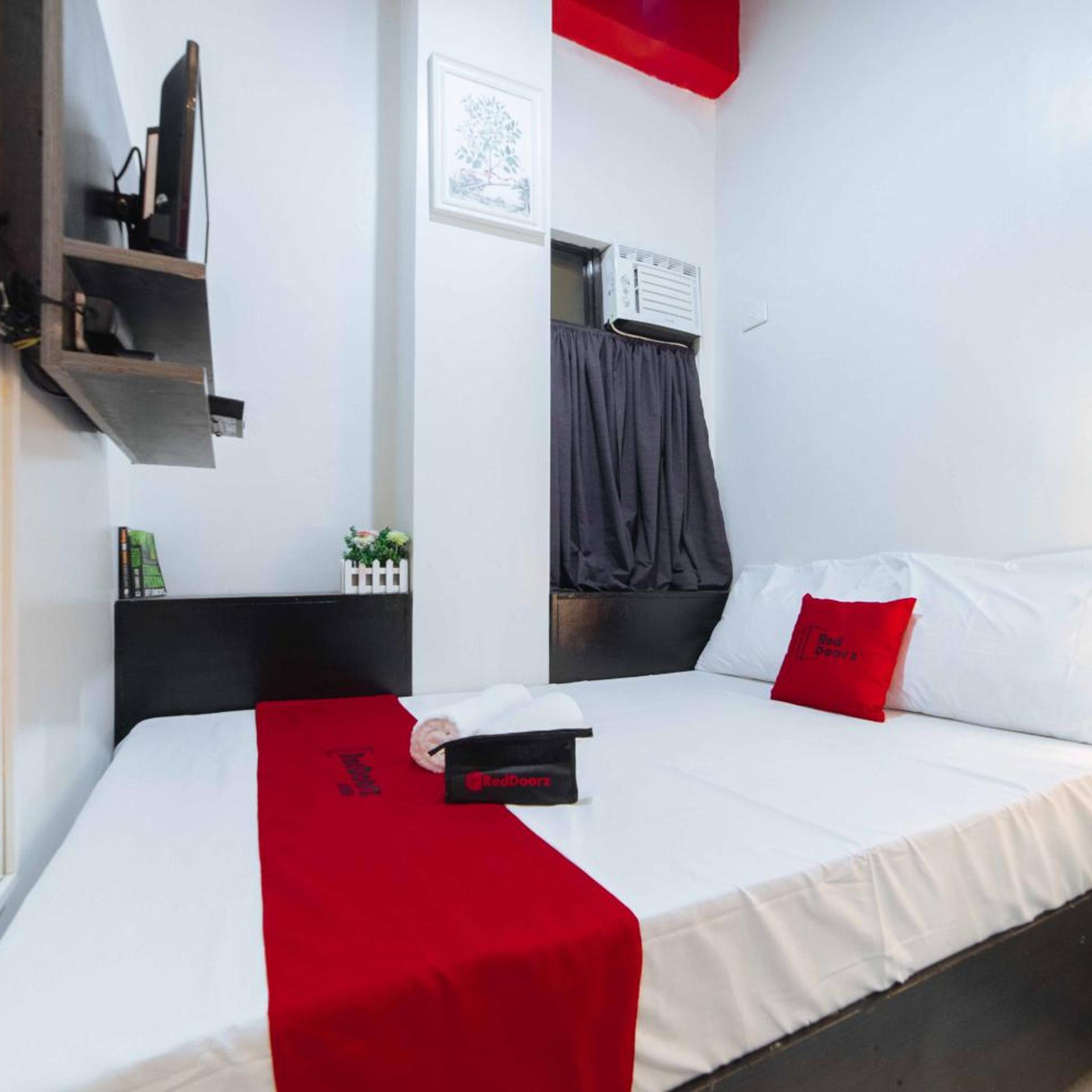 RedDoorz near G Mall Bajada Davao-Isolation Hotel 5/28