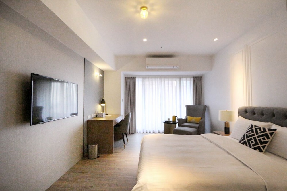 ROOM, DOUBLE BED, CITY VIEW