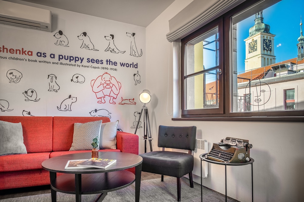 4 Arts Apartments by Adrez Living 23/52