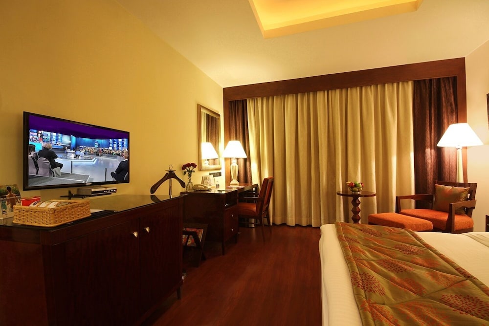 Fortune Select JP Cosmos, Bengaluru 27/70