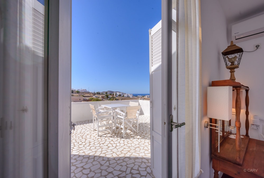 ASPALATHRAS WHITE HOTEL 42/50