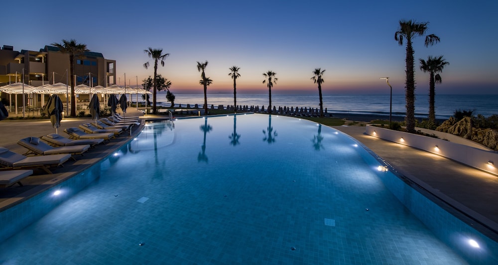 AMIRA Luxury Resort and Spa - Adults Only 40/50
