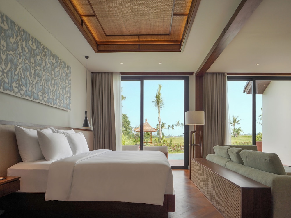 The Lagoon Villa