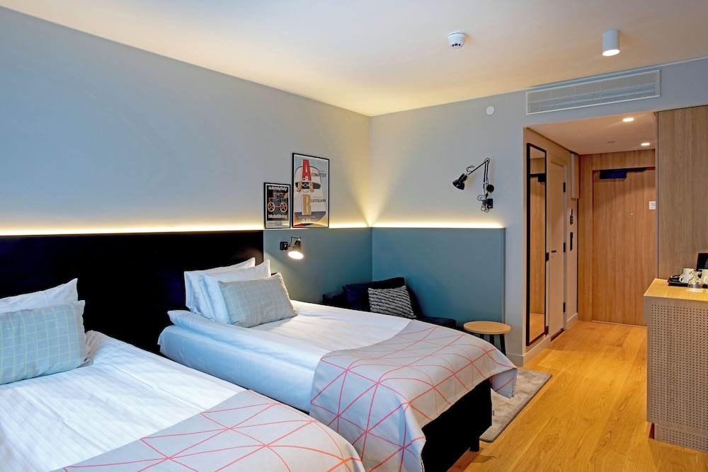 Holiday Inn Helsinki Expo Ex Holiday Inn Helsinki Exhibition Convention Centre 31/72