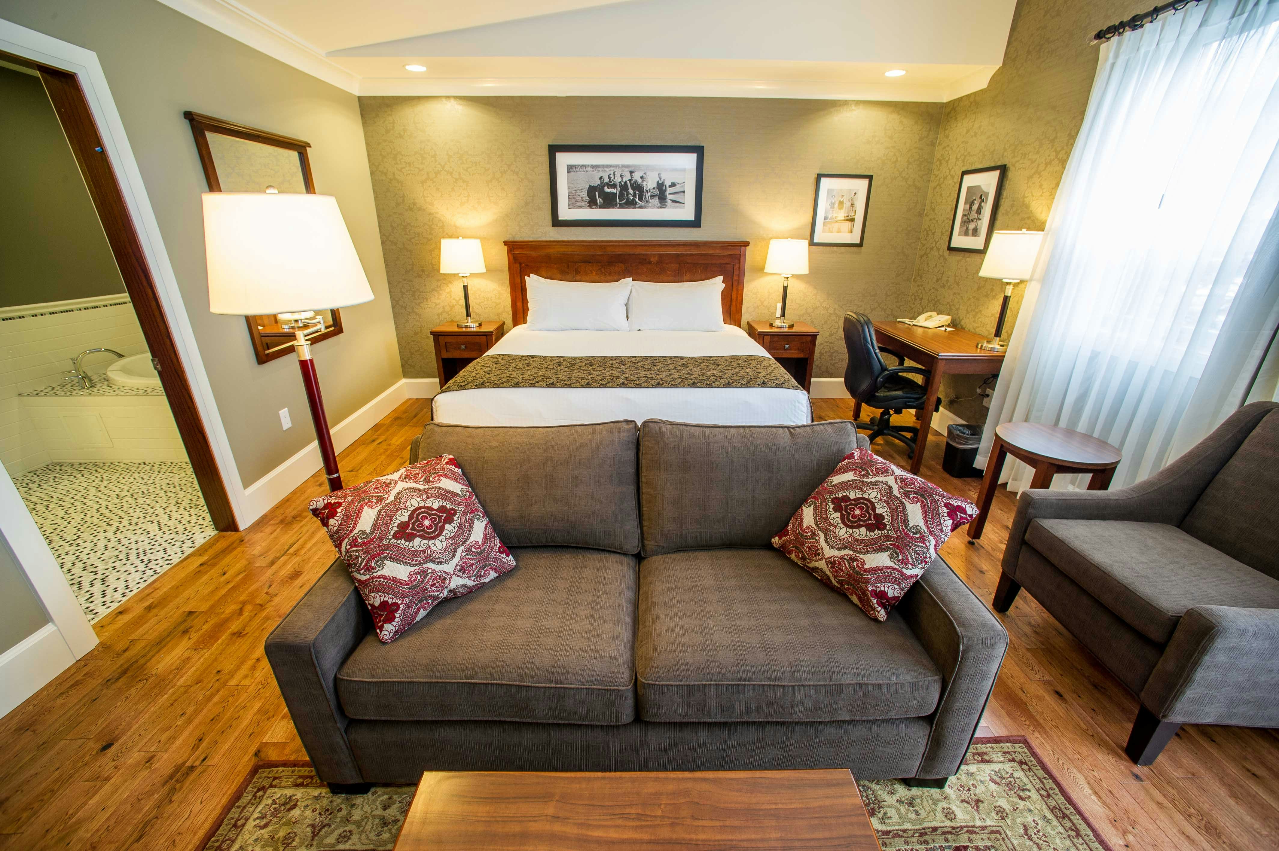 Hume Hotel & Spa 8/12