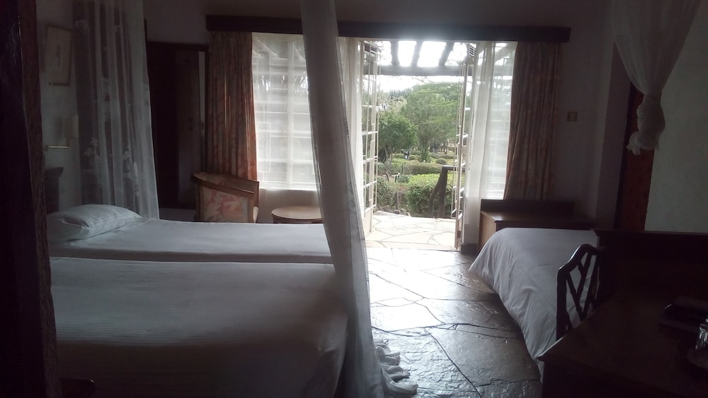 Jacaranda Lake Elementaita Lodge 6/34