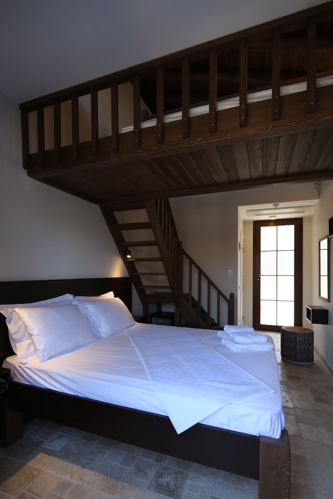 Cesmekes Butik Otel 19/50